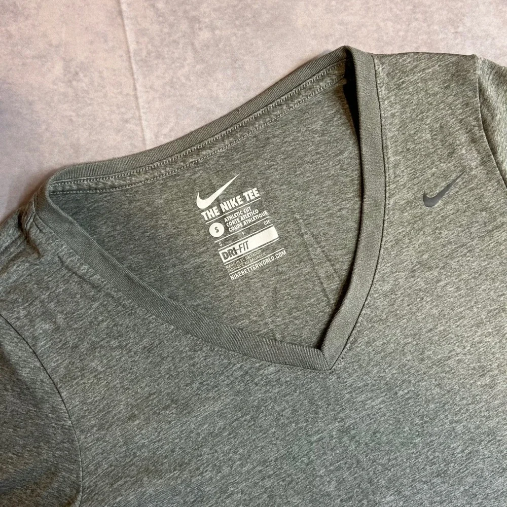 Nike Womens Dri-FIT V-Neck Athletic Cut T-Shirt Heathered Gray 684823-063